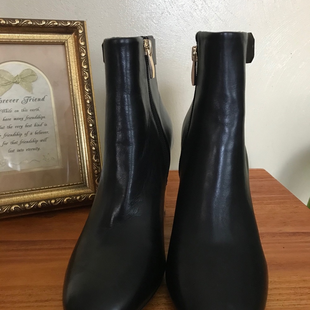 G.I.L.I Gold block heel boots